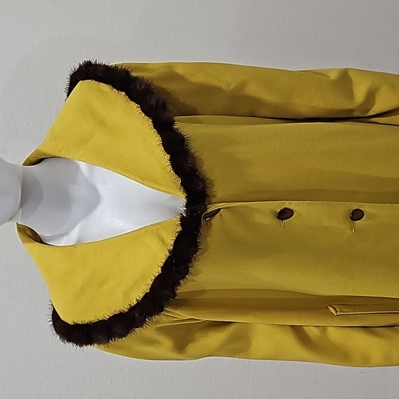 Roma Delana, Wool Coat Jacket with Mink triming yellow Size 16 NWT - Picture 4 of 15